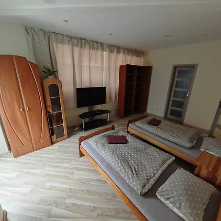 Vila24 * Levice