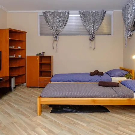 Vila24 Affittacamere Levice