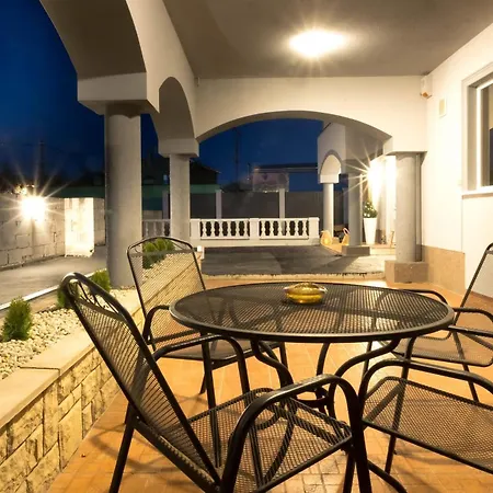 Vila24 Affittacamere Levice