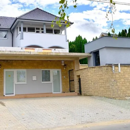 Affittacamere Vila24 Levice